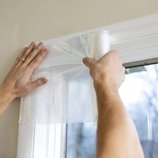 Duck Brand 84 in. x 120 in. Rolled Window Insulation Film Kit - Imagen 5